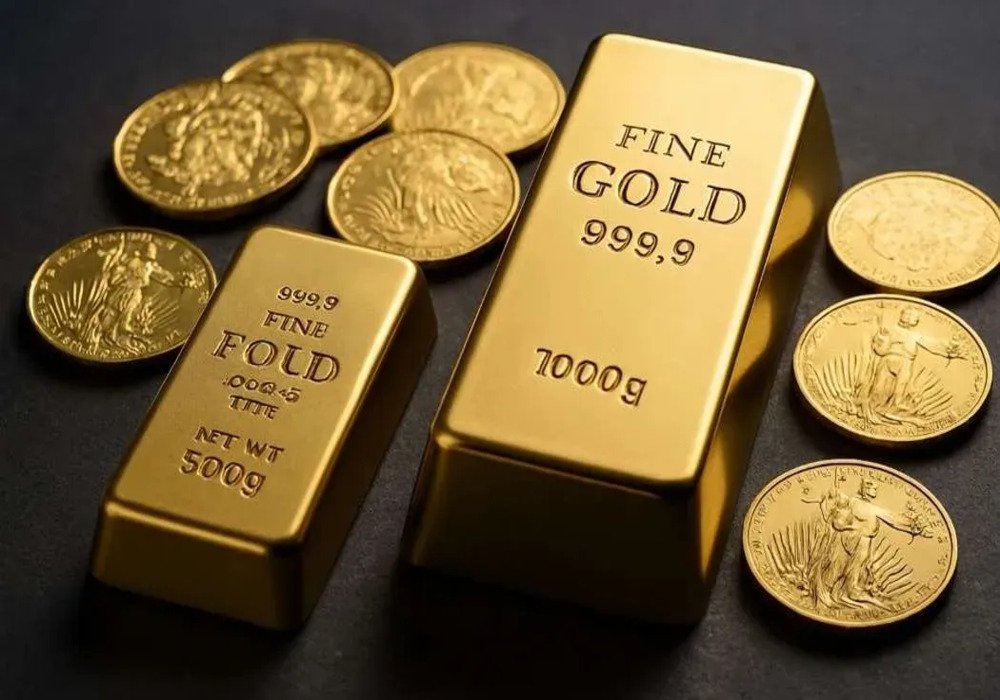 Fine gold bullion bars and sovereign coins
